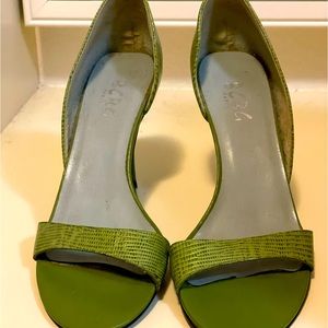 Gorgeous BCBG heels in an olive green.